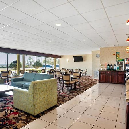 Quality Inn & Suites Near Lake Eufaula Exterior foto