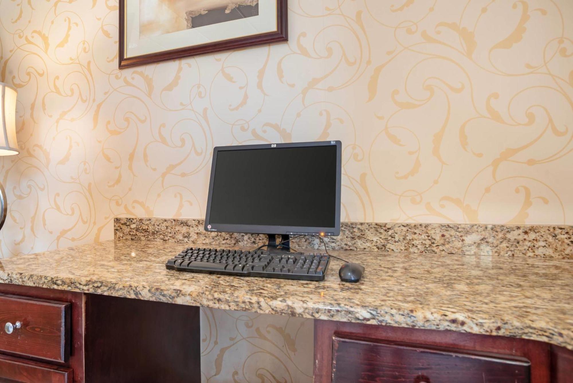Quality Inn & Suites Near Lake Eufaula Exterior foto