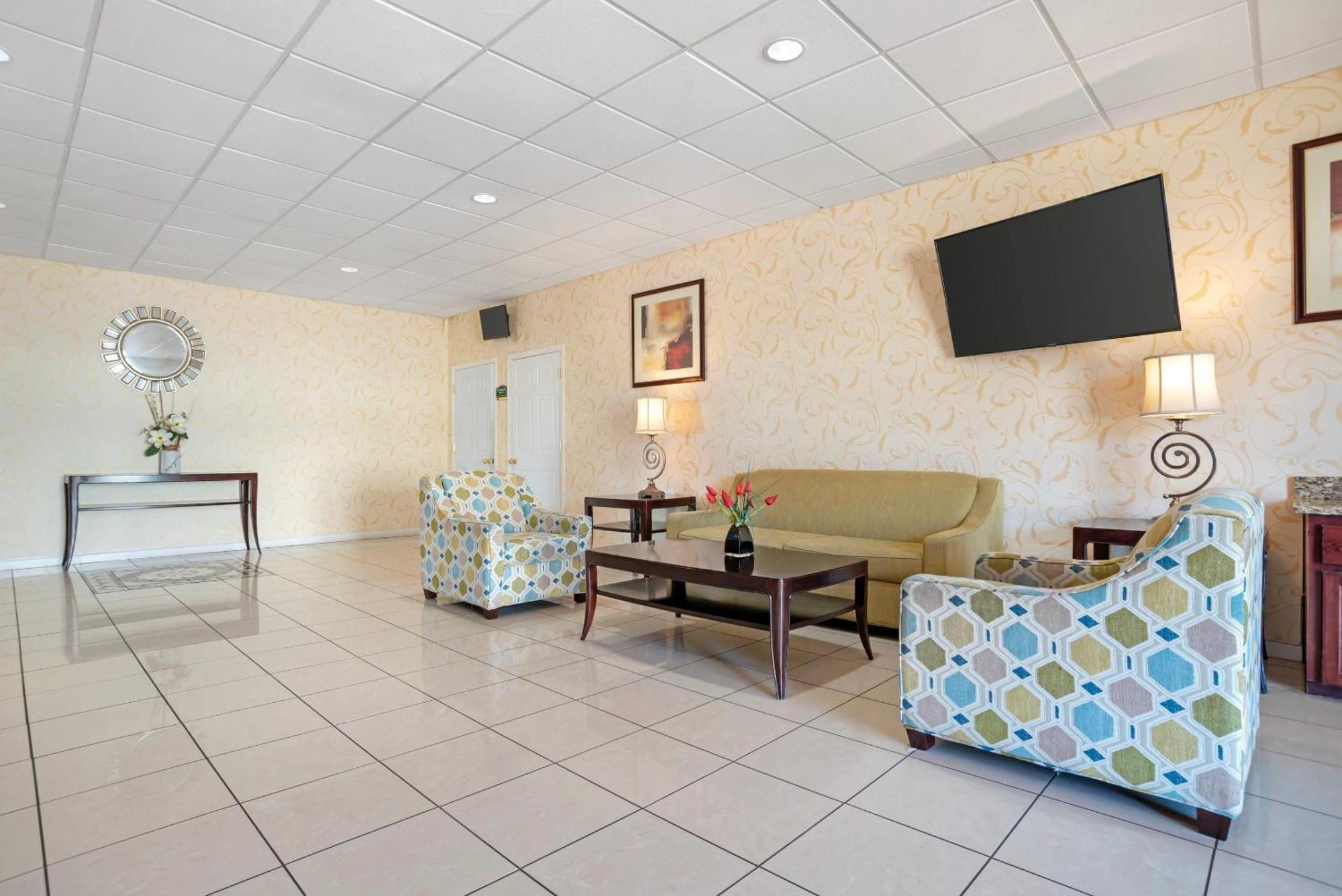 Quality Inn & Suites Near Lake Eufaula Exterior foto