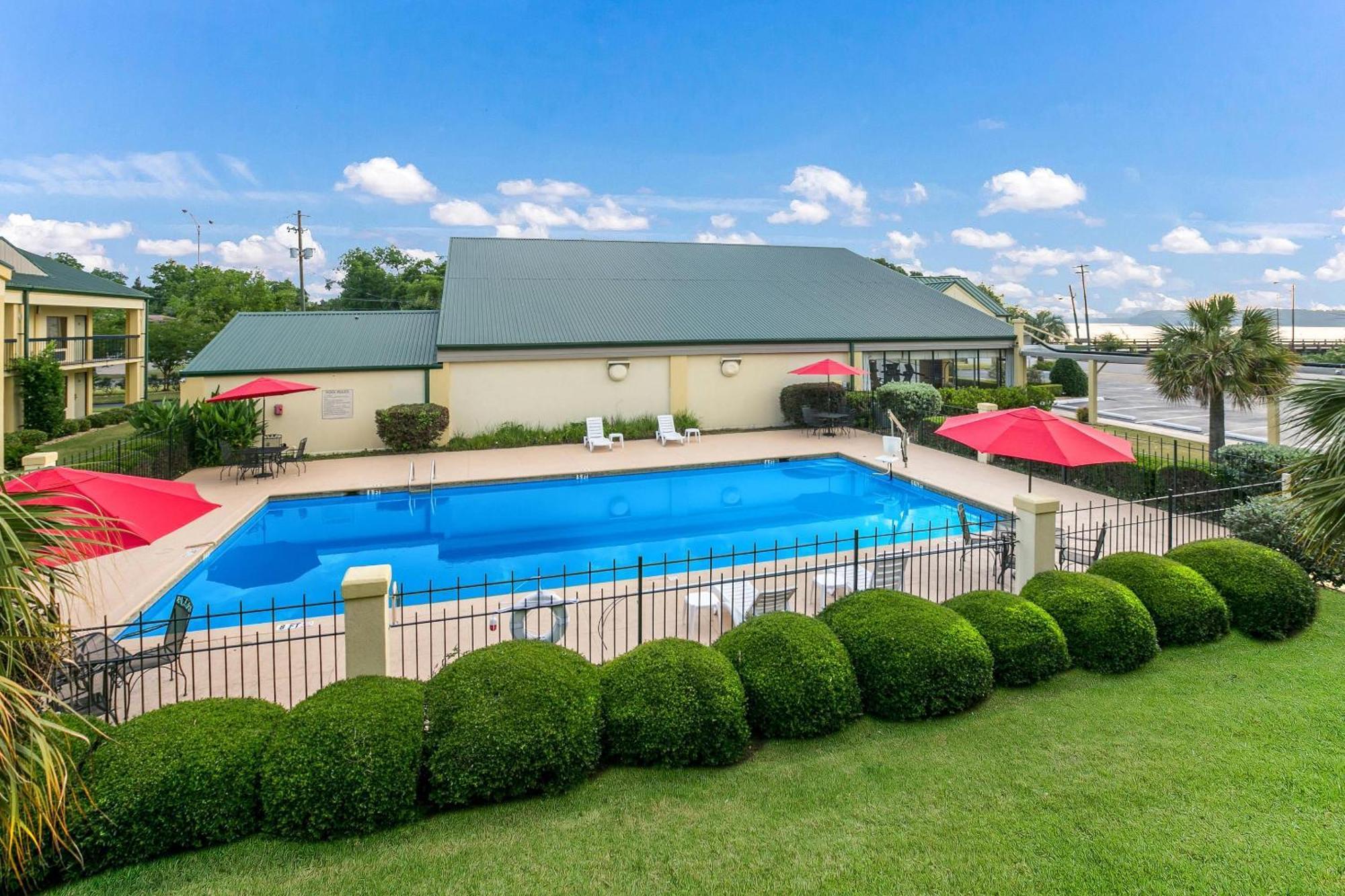 Quality Inn & Suites Near Lake Eufaula Exterior foto